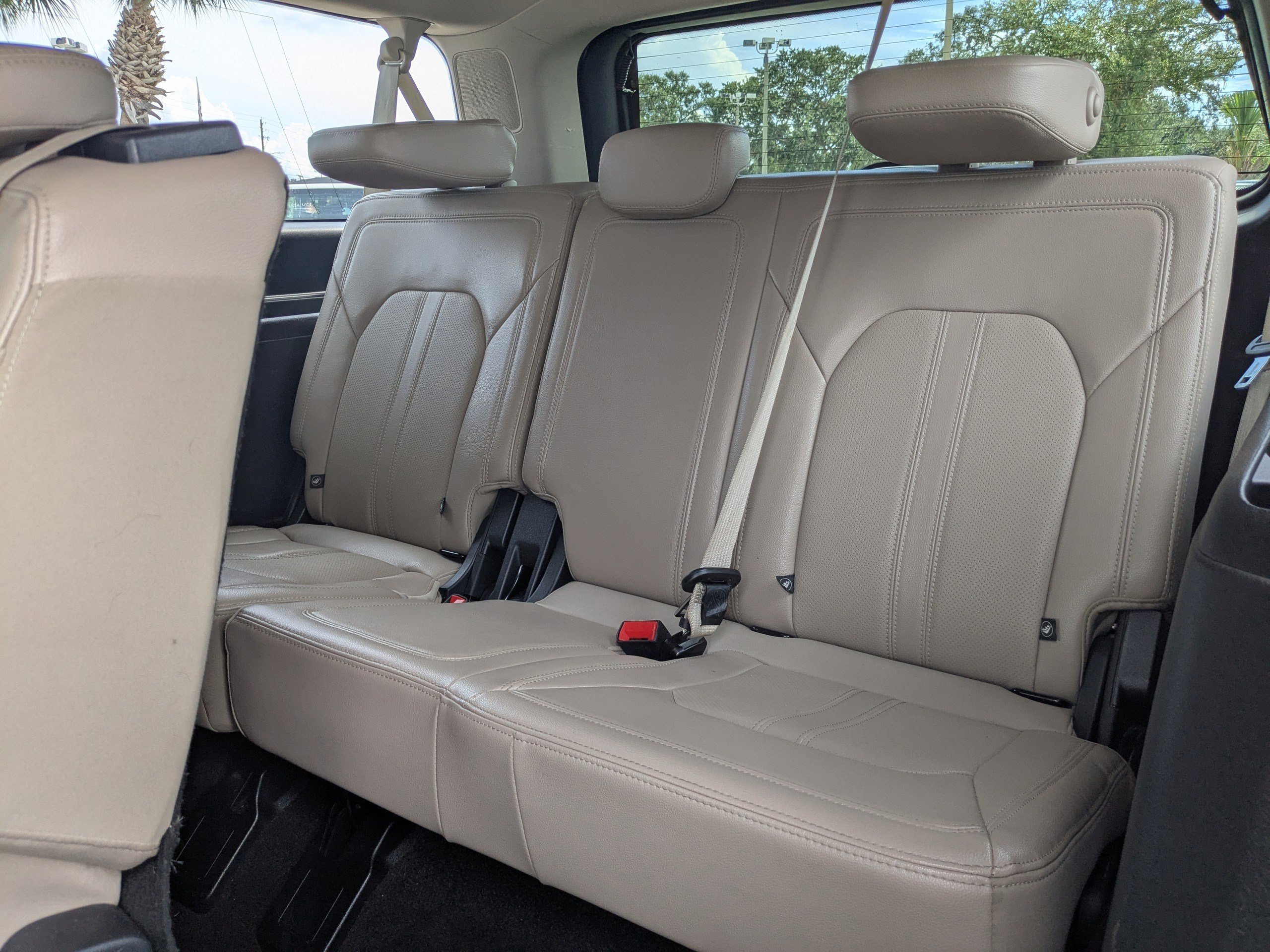 2023 Ford Expedition MAX Limited photo 12
