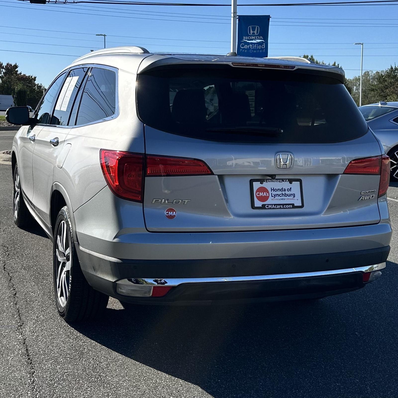 2017 Honda Pilot Touring photo 2