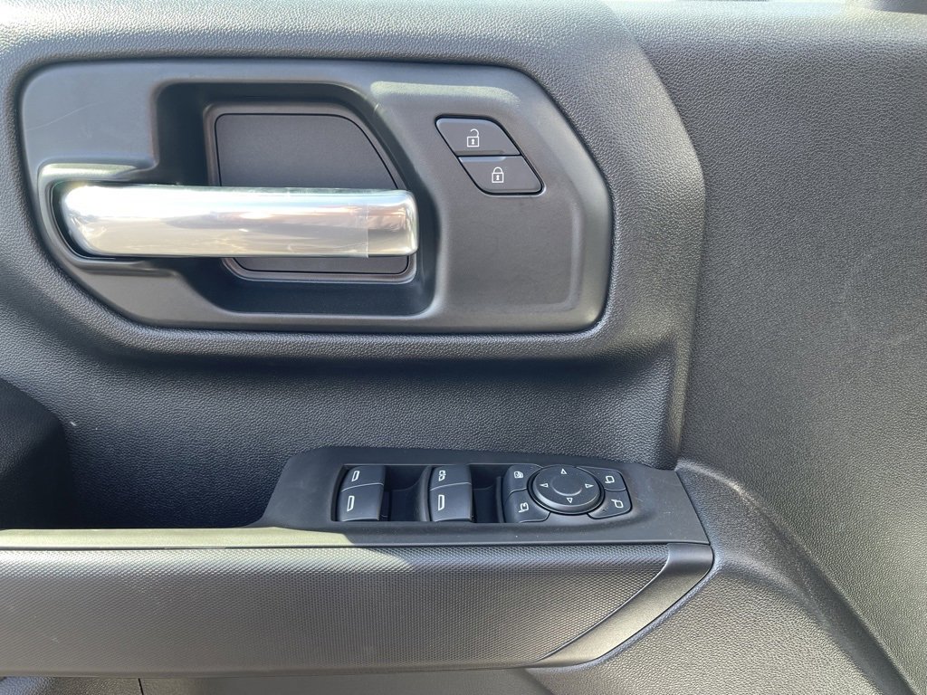 2025 Chevrolet Silverado 2500HD photo 4