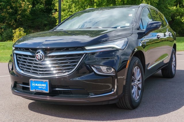 2023 Buick Enclave Essence photo 2