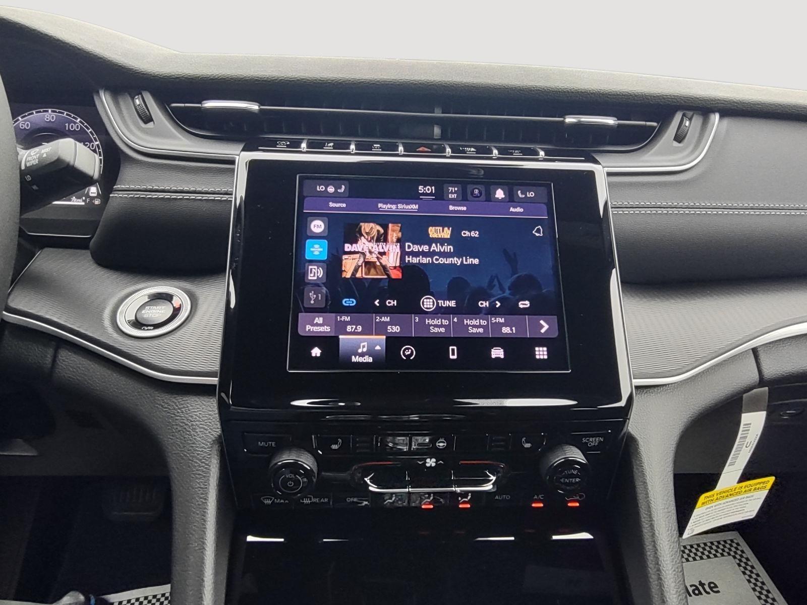 2025 Jeep Grand Cherokee Laredo X photo 19