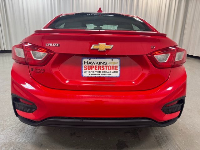 2017 Chevrolet Cruze LT photo 4