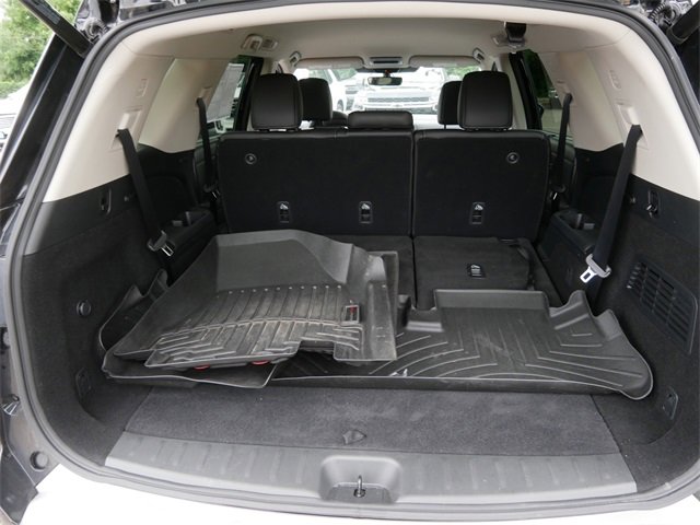 2023 Nissan Pathfinder SL photo 4