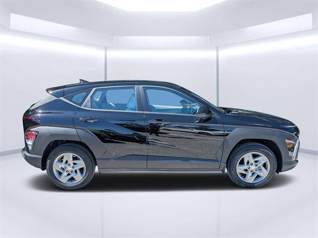2026 Hyundai Kona SE photo 2