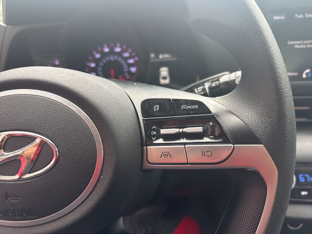2023 Hyundai Elantra SEL photo 12