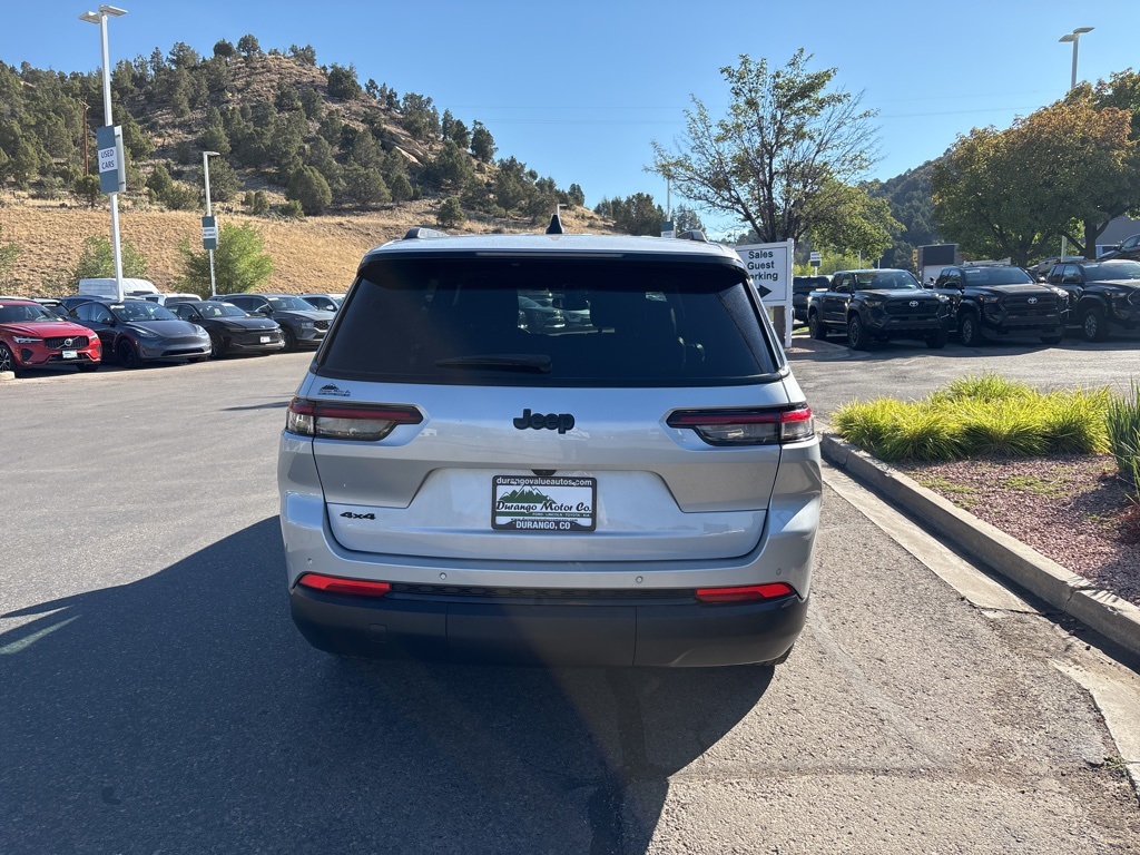 2024 Jeep Grand Cherokee Altitude photo 2