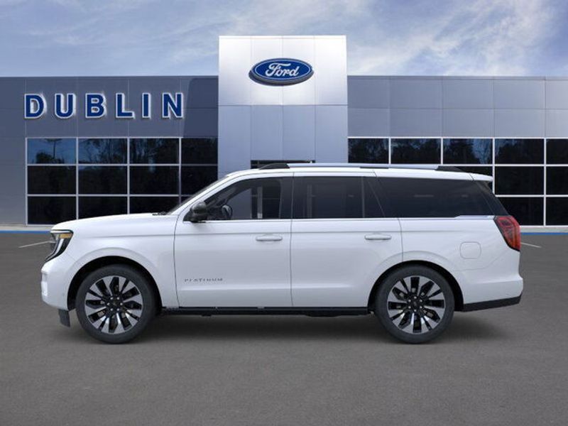 2025 Ford Expedition Platinum photo 2