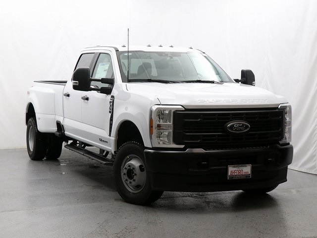 2025 Ford F-350 Super Duty XL's photo