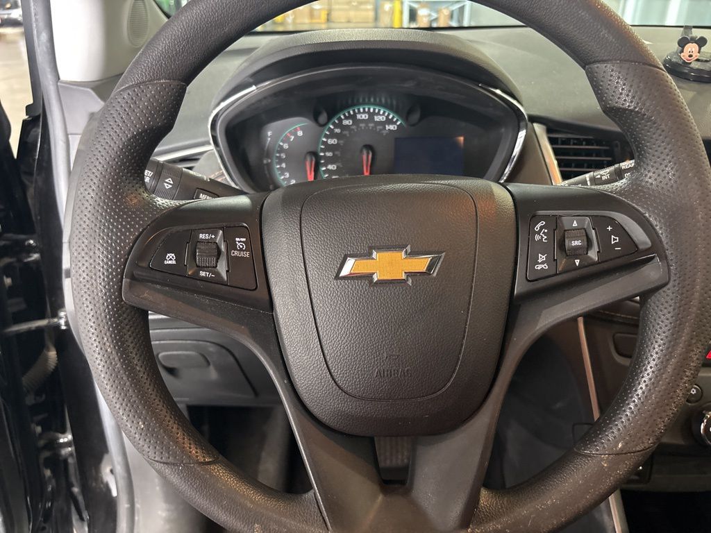 2022 Chevrolet Trax LS photo 16