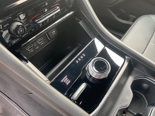 2025 Jeep Grand Cherokee Limited photo 7