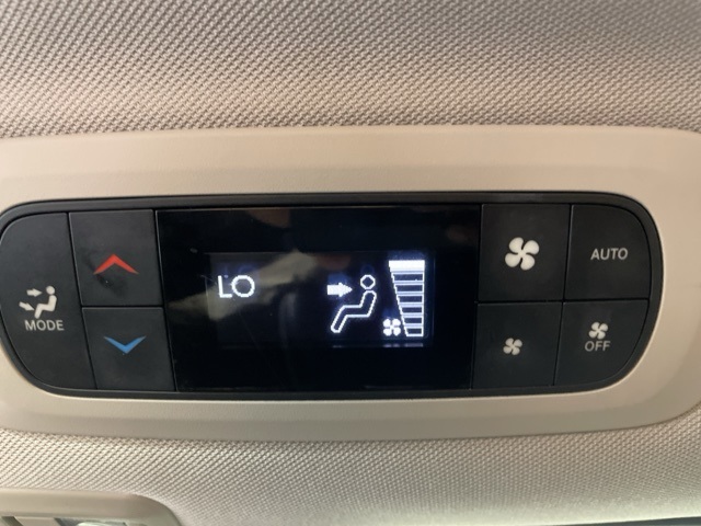 2022 Chrysler Pacifica Hybrid Limited photo 35