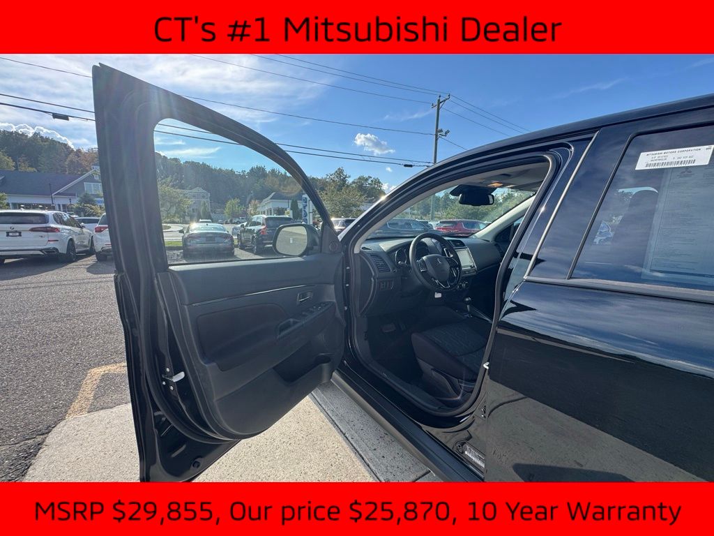 2025 Mitsubishi Outlander Sport LE photo 7