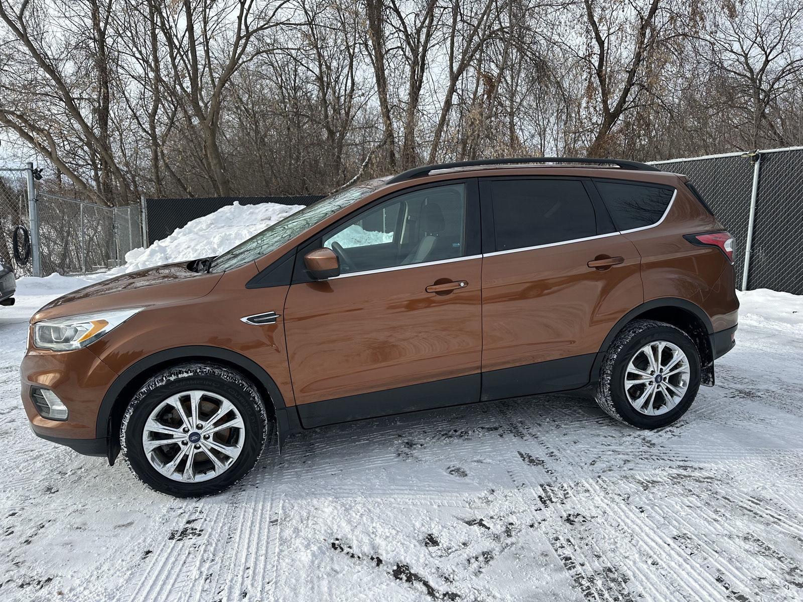 Used 2017 Ford Escape SE with VIN 1FMCU9G97HUB69376 for sale in Waconia, Minnesota