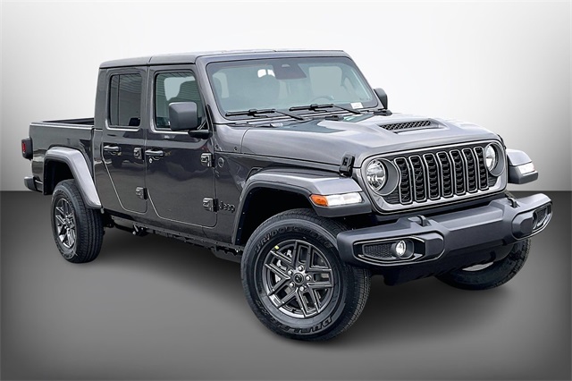 2026 Jeep Gladiator Sport S's photo
