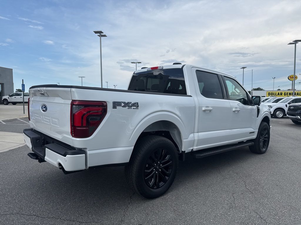 2025 Ford F-150 Lariat photo 3