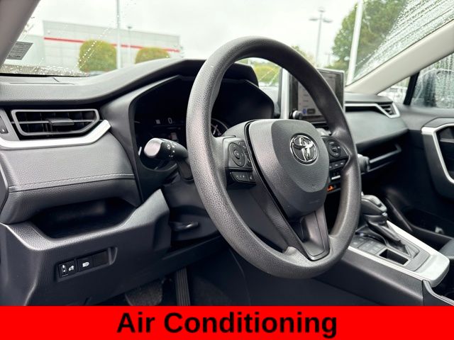 2024 Toyota RAV4 LE photo 3