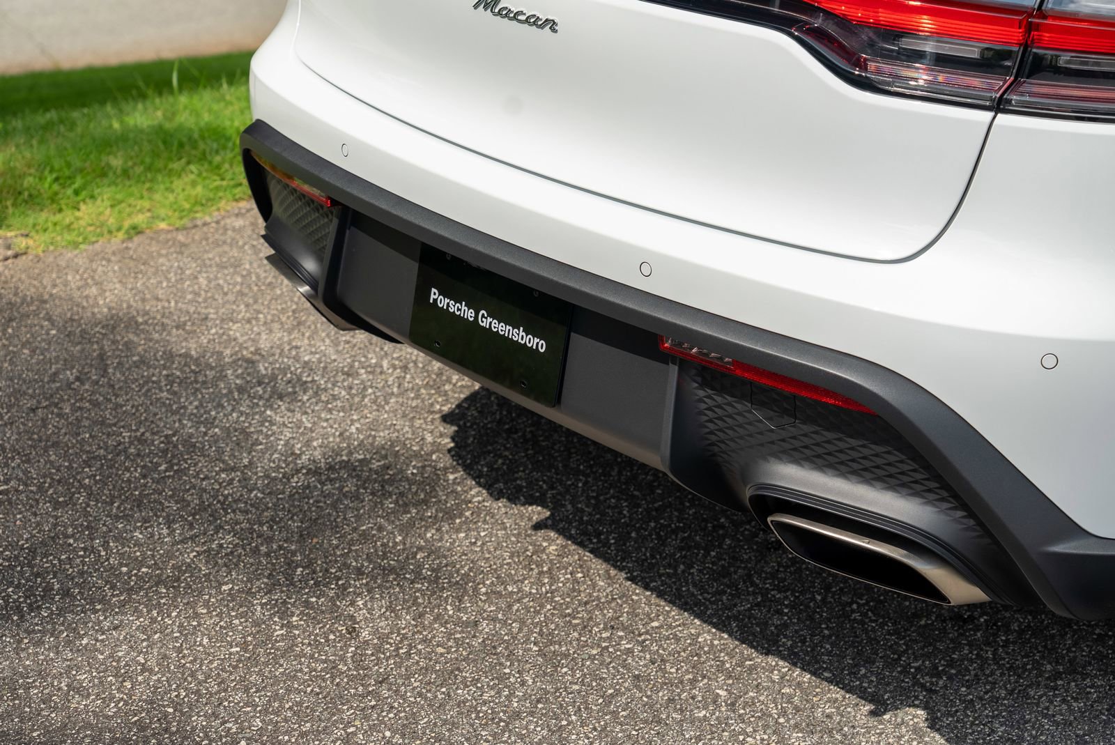 2025 Porsche Macan Base photo 15