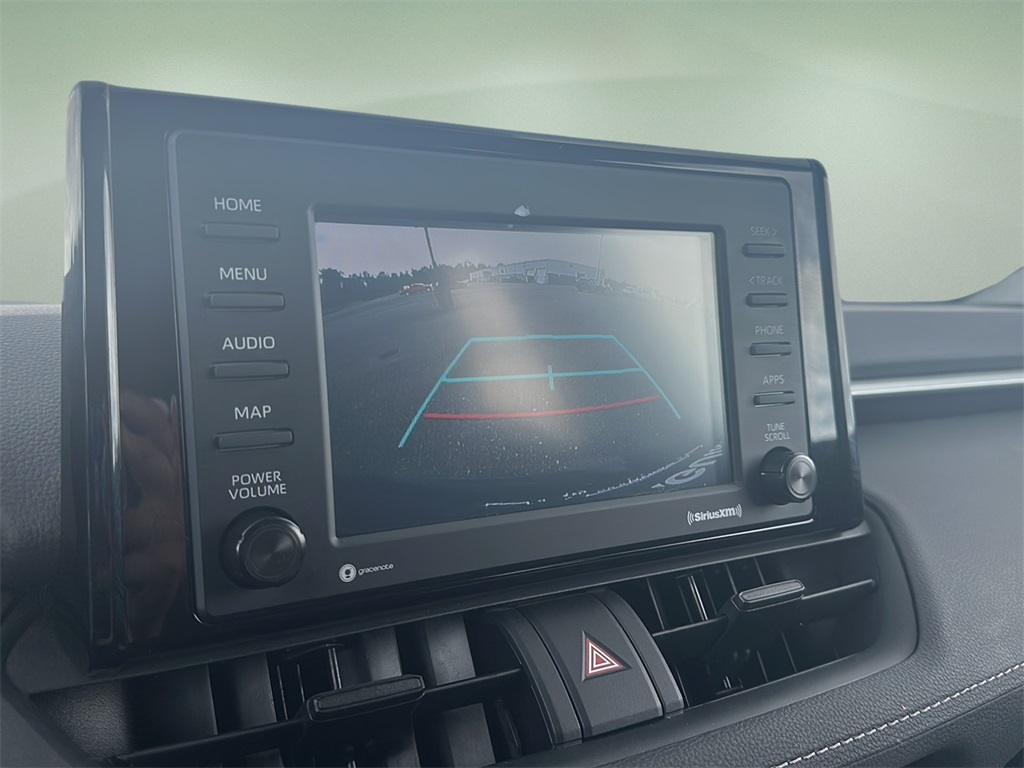2021 Toyota RAV4 Hybrid XLE photo 17