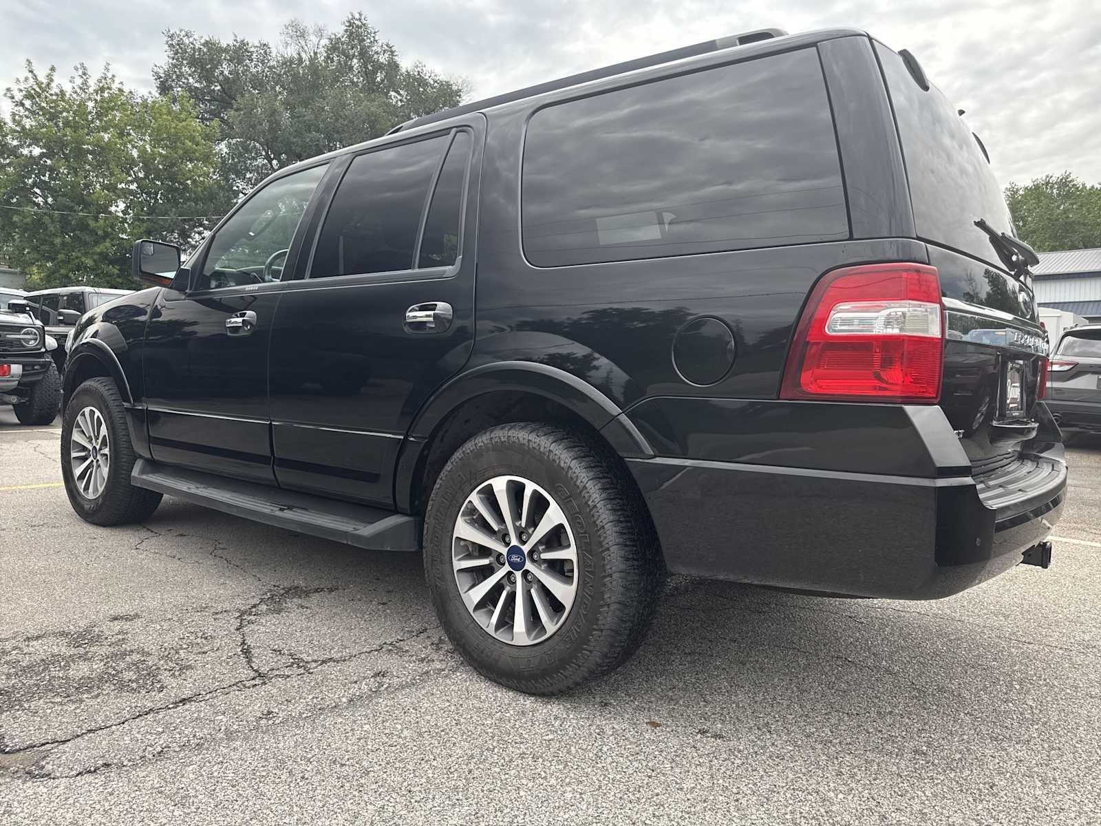 2017 Ford Expedition XLT photo 6