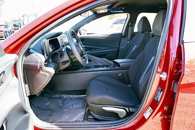 Used 2025 Red Hyundai SEL Sport image 12