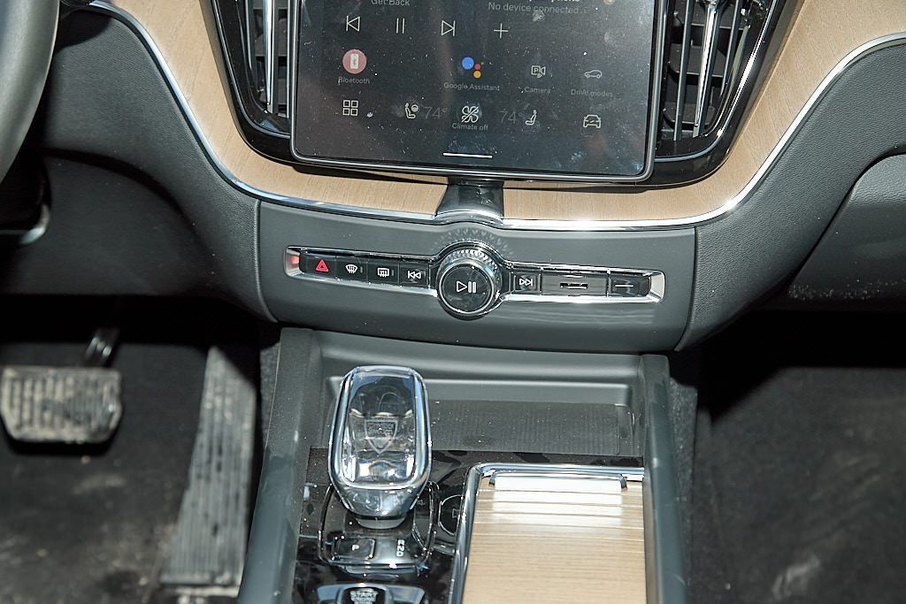 2026 VOLVO XC60 - Image 26