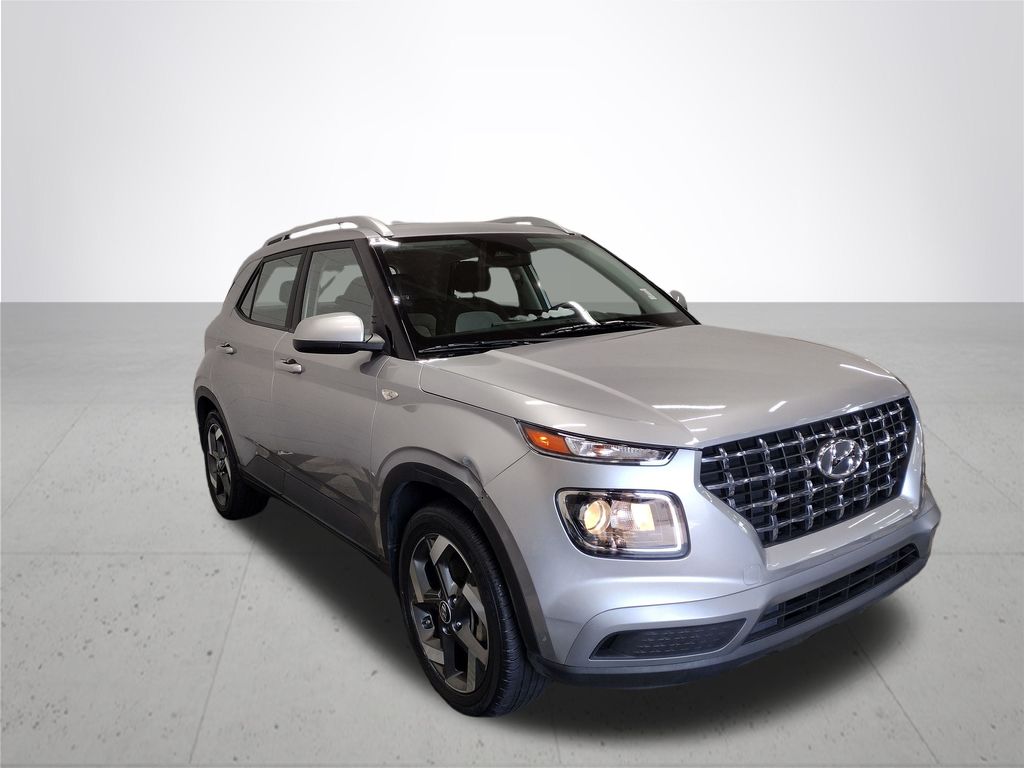 2023 Hyundai Venue SEL photo 3