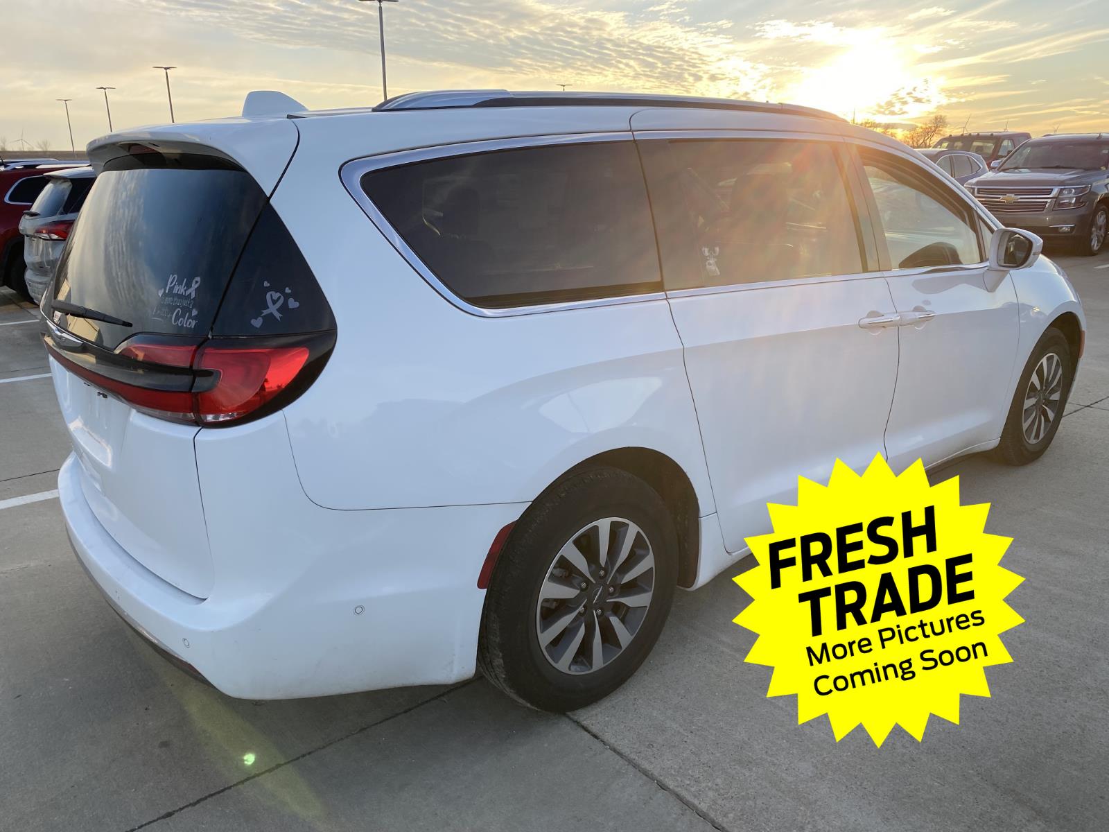 2021 Chrysler Pacifica Touring L photo 3