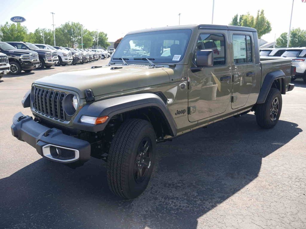 2025 Jeep Gladiator Sport photo 3