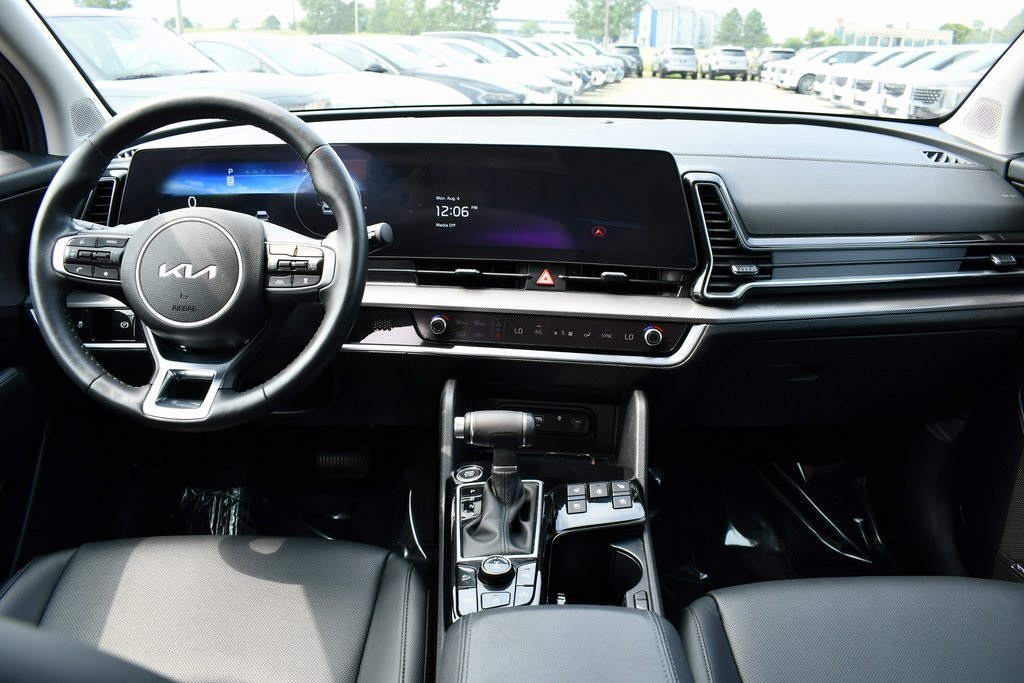 2025 Kia Sportage photo 3