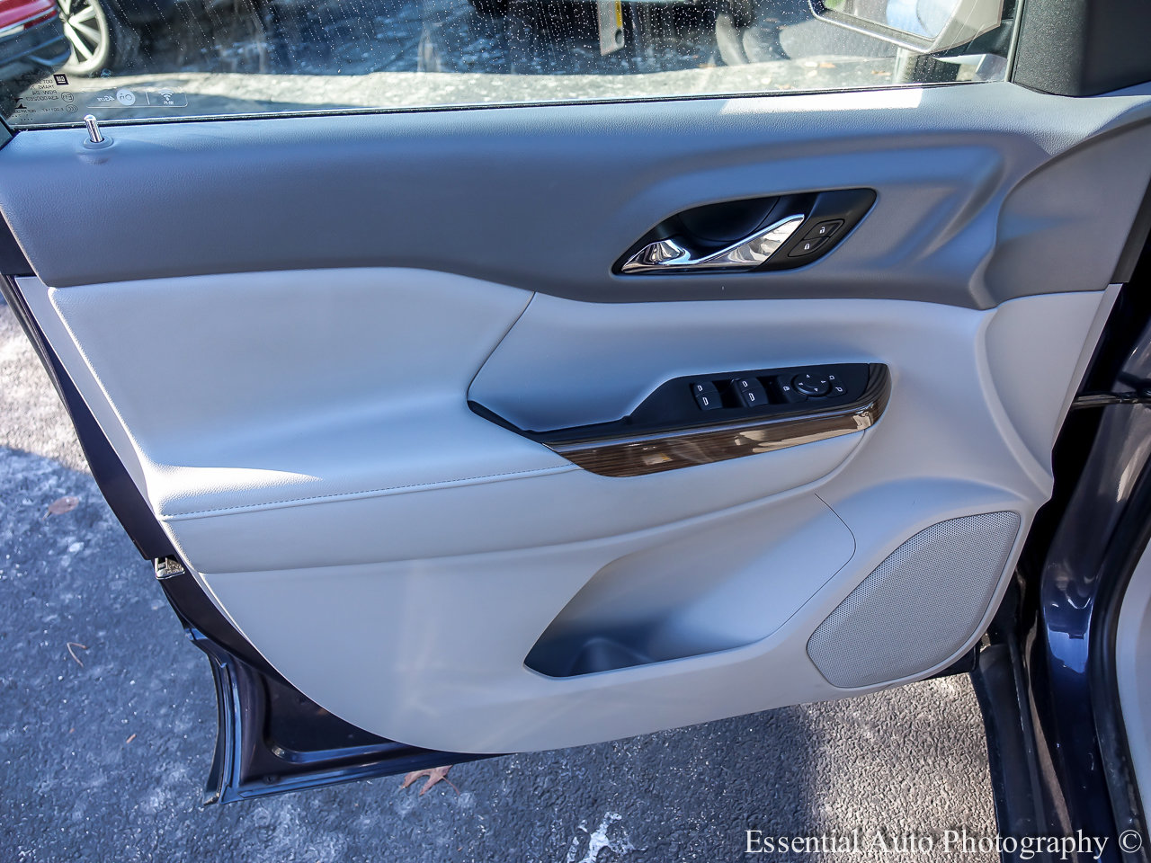 2018 GMC ACADIA - Image 16