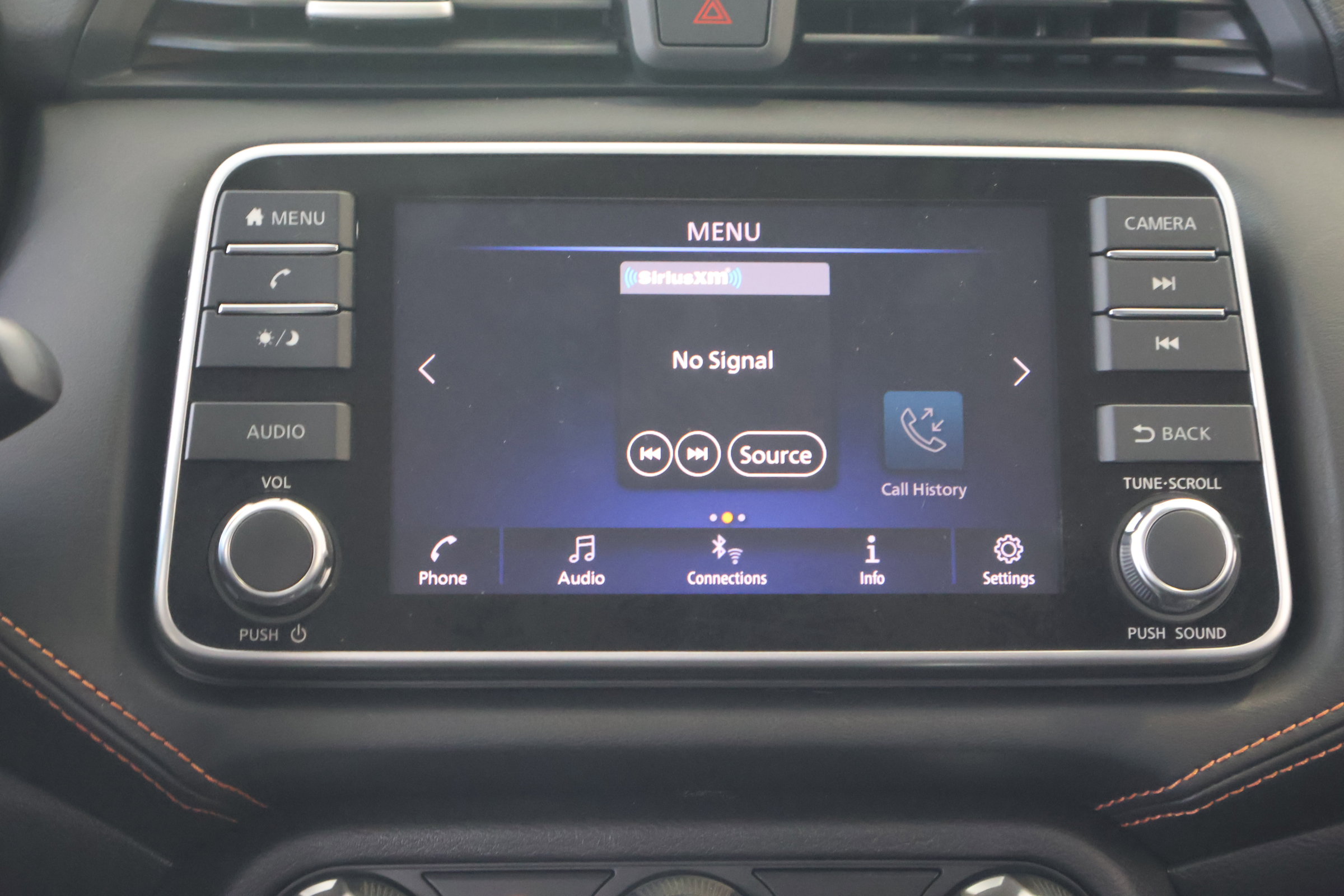 2021 Nissan Versa SR photo 2