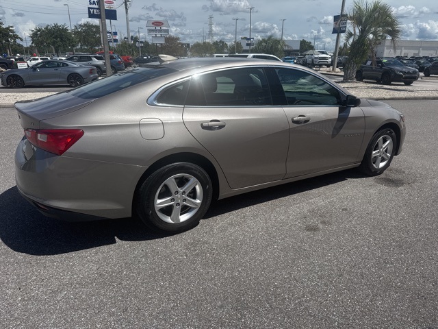 2023 Chevrolet Malibu 1LT photo 3