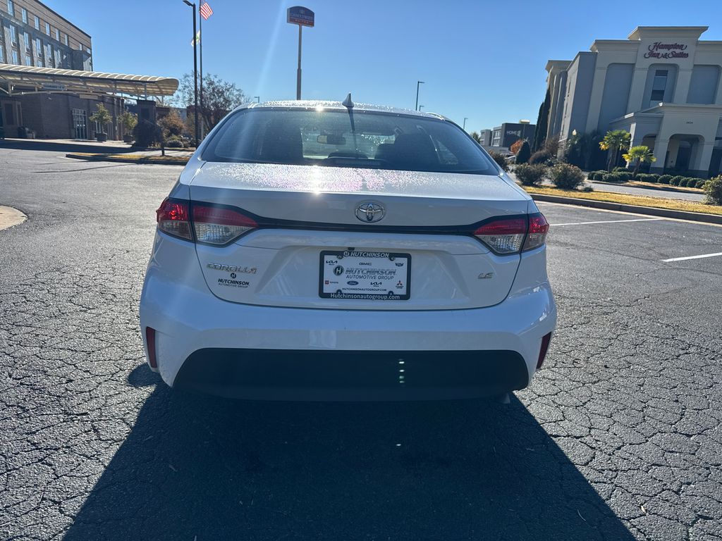 2025 Toyota Corolla LE photo 4