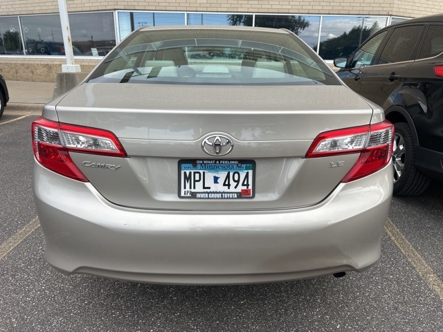 2013 Toyota Camry LE photo 3