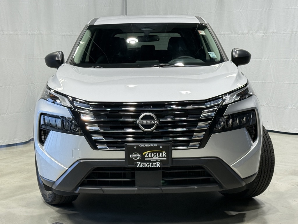 2025 Nissan Rogue S AWD photo 2