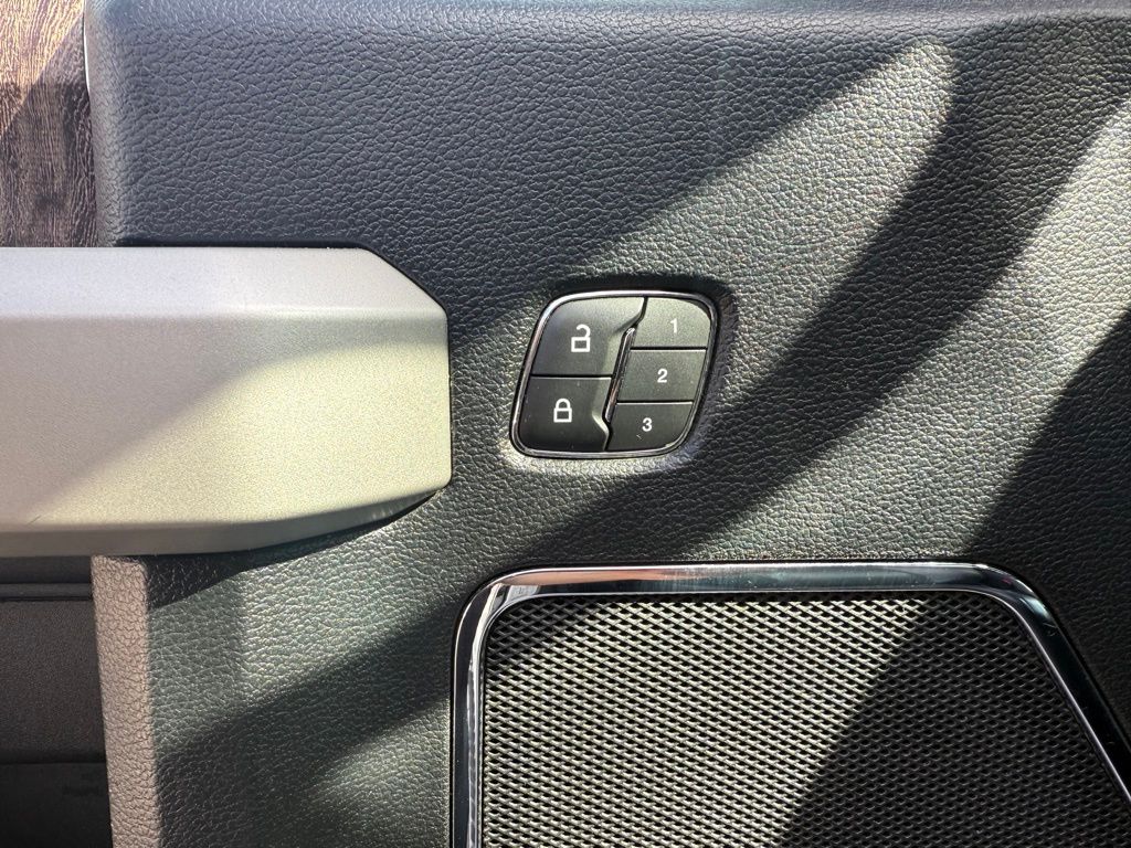 2019 Ford F-250 Lariat photo 6
