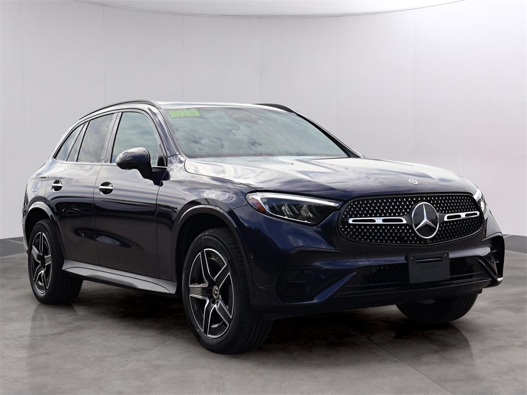 2023 Mercedes Benz GLC 300 4MATIC photo 2