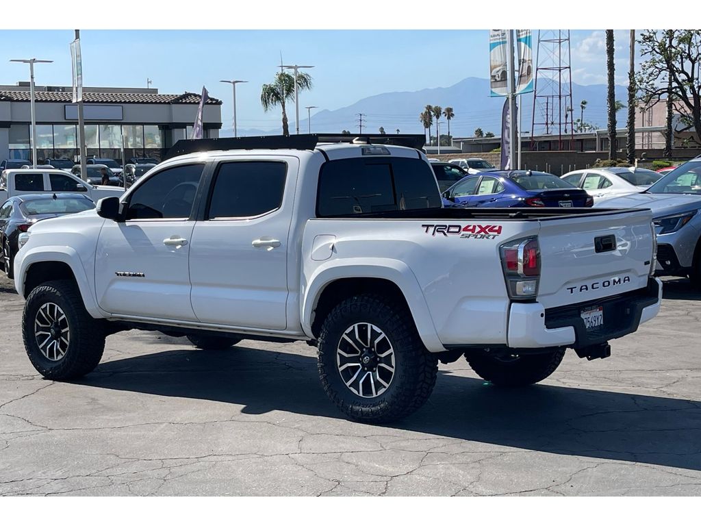 2020 Toyota Tacoma TRD Sport photo 3