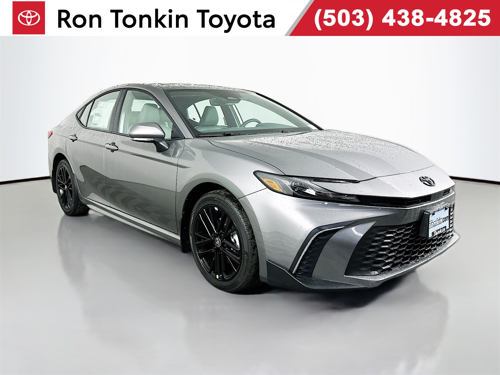 2026 Toyota Camry SE's photo