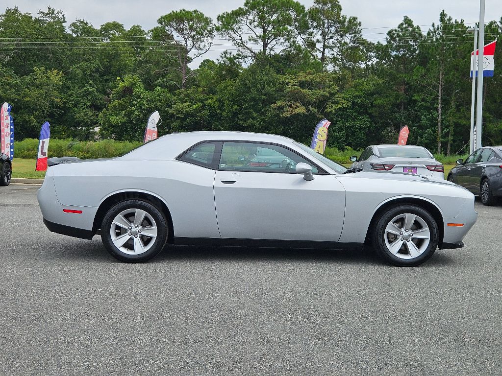 2023 Dodge Challenger SXT photo 5