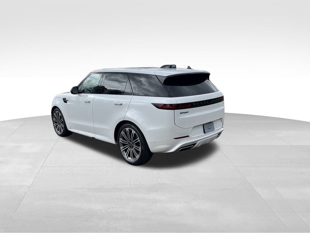 2025 Land Rover Range Rover Sport SE photo 3