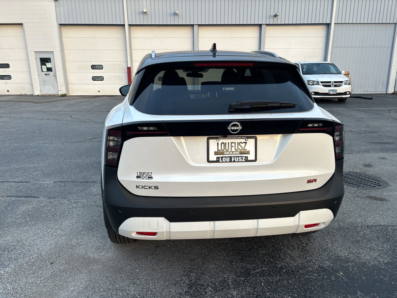 2025 Nissan Kicks SR photo 3