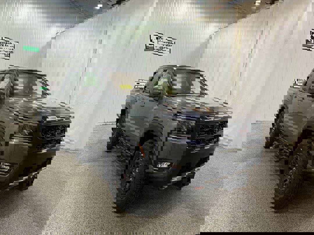 2026 Nissan Frontier PRO-4X's photo