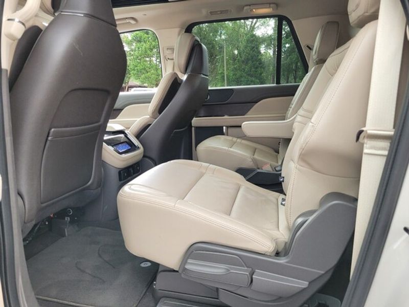 2024 Lincoln Navigator L Reserve photo 6