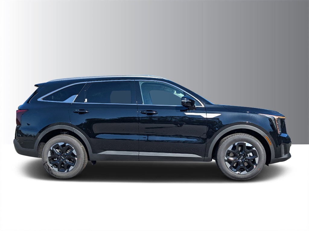 2025 Kia Sorento S photo 2