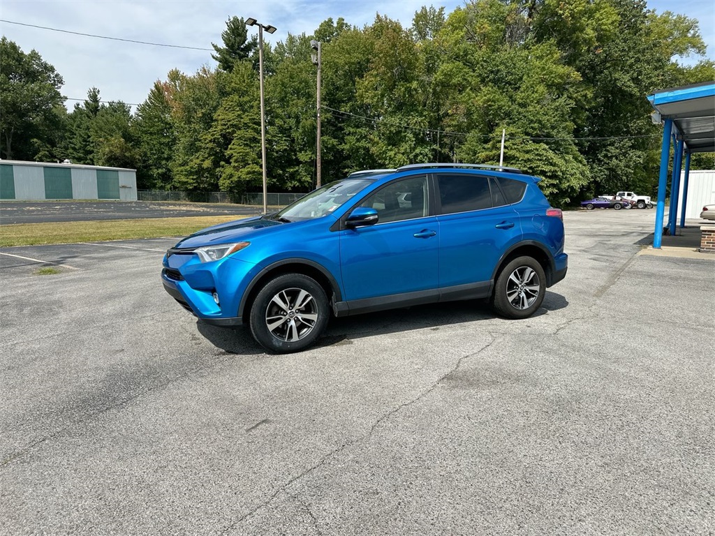 2018 Toyota RAV4 Adventure XLE photo 10