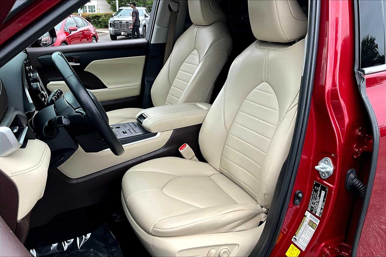 2022 Toyota Highlander XLE photo 7