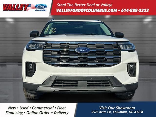 2025 Ford Explorer photo 2