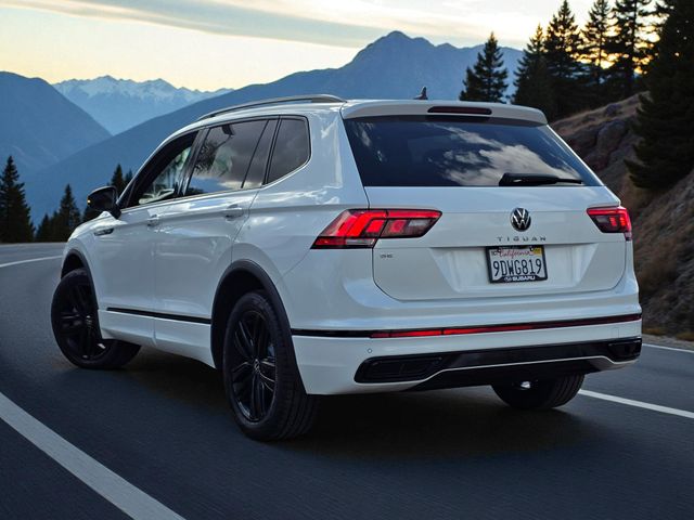 2022 Volkswagen Tiguan SE R-Line Black photo 3