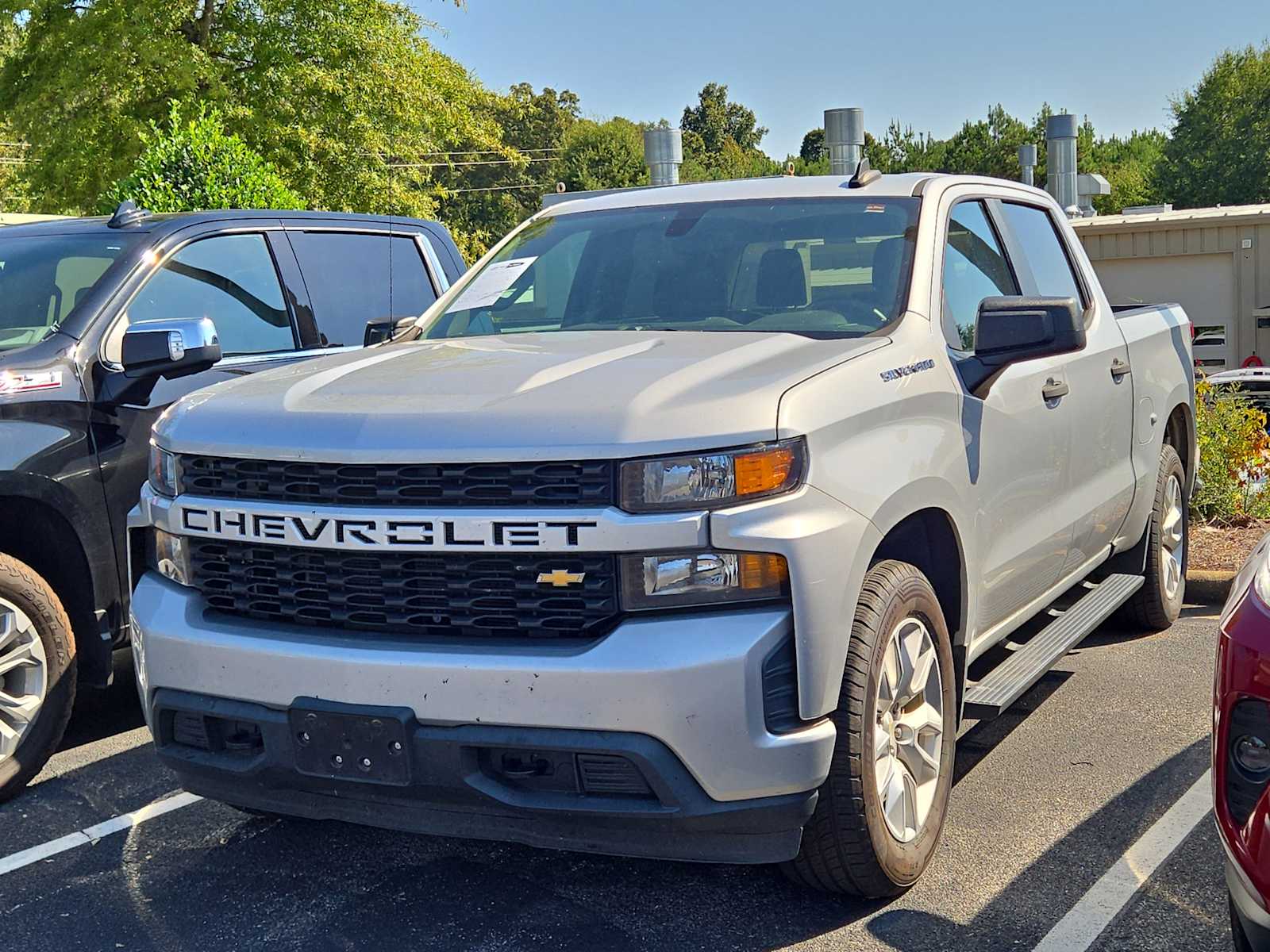 2019 Chevrolet Silverado 1500 Custom photo 3